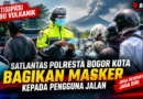 Antisipasi Debu Vulkanik, Satlantas Polresta Bogor Kota Turun Bagikan Masker kepada Pengguna Jalan